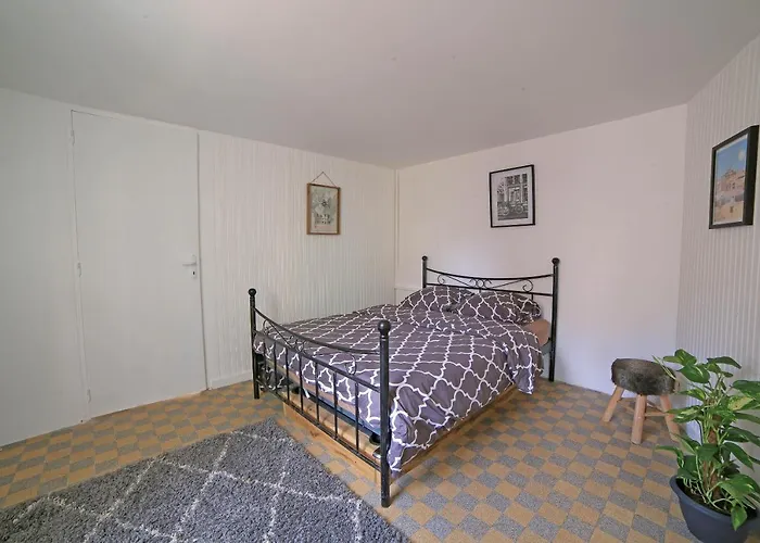 Chambre 3, Calme, 1 Station De Paris